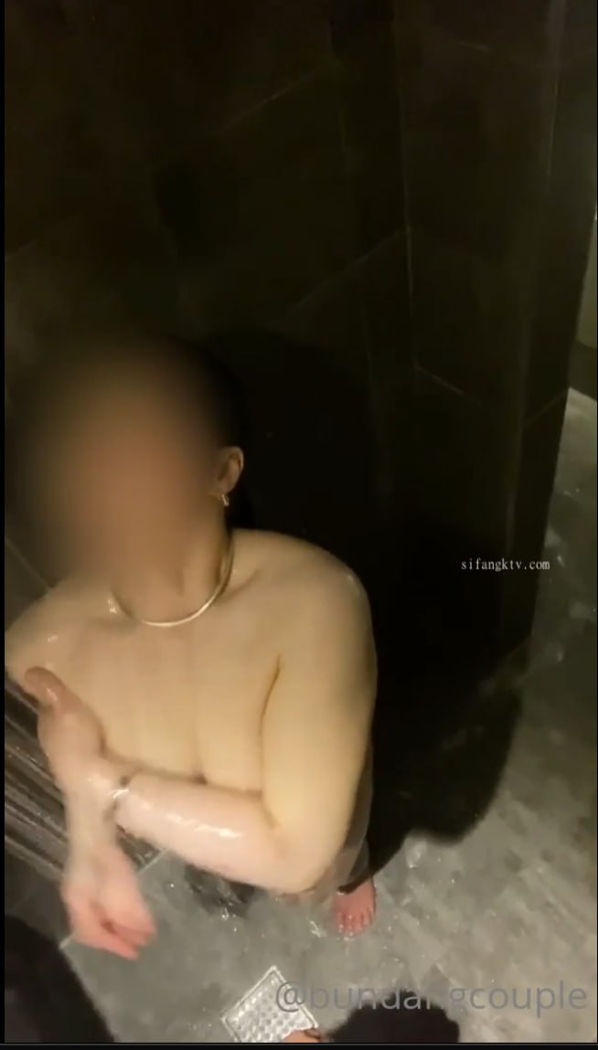 另类玩法SM调教美臀小姐姐 第二场慢慢玩 女仆装带上情趣手铐 项圈牵伸爬行扣穴骑乘猛操